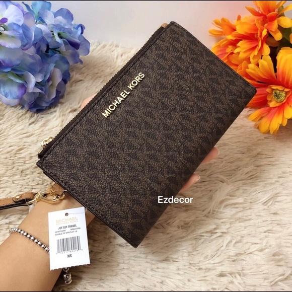 Michael Kors Handbags - NWT Michael Kors Jet Set Double Zip Wristlet Brown
